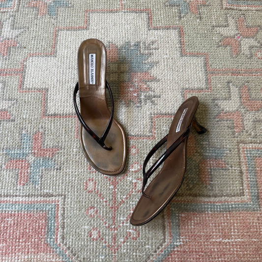 00s Manolo Blahnik Tortoise Shell Thong Sandals - US 7.5