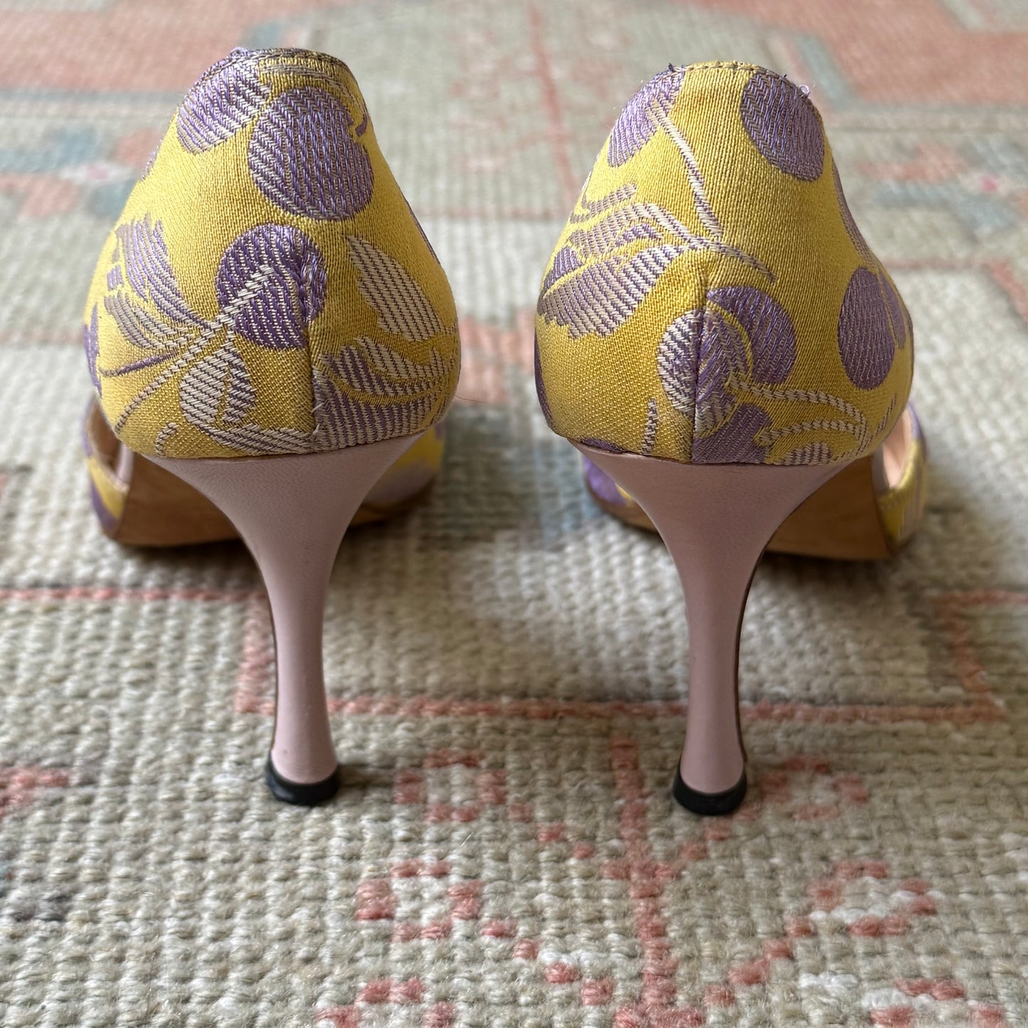 00s Manolo Blahnik Cherry D’Orsay Heels - US 7