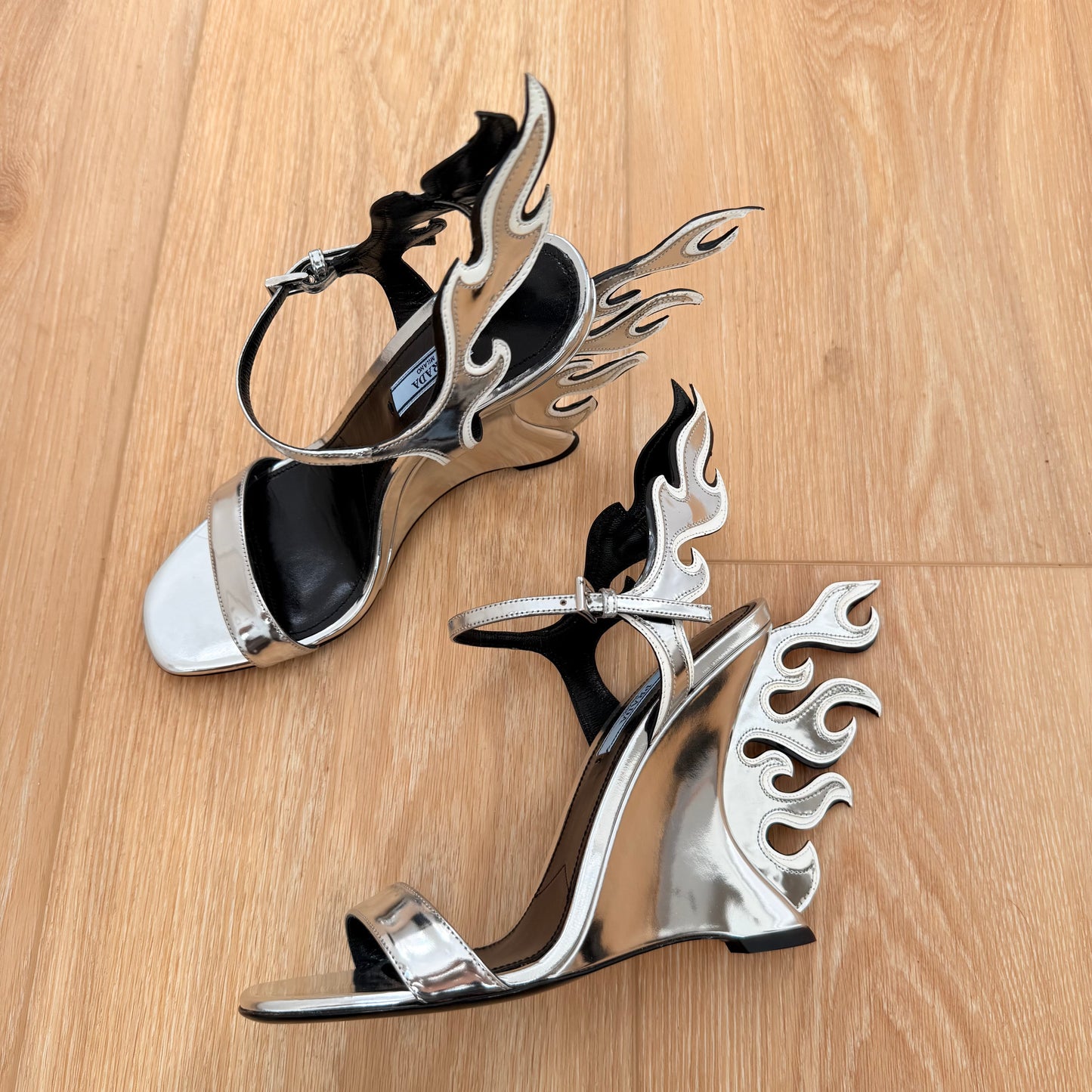 F/W2018 Silver Prada Flame Wedges - US 8