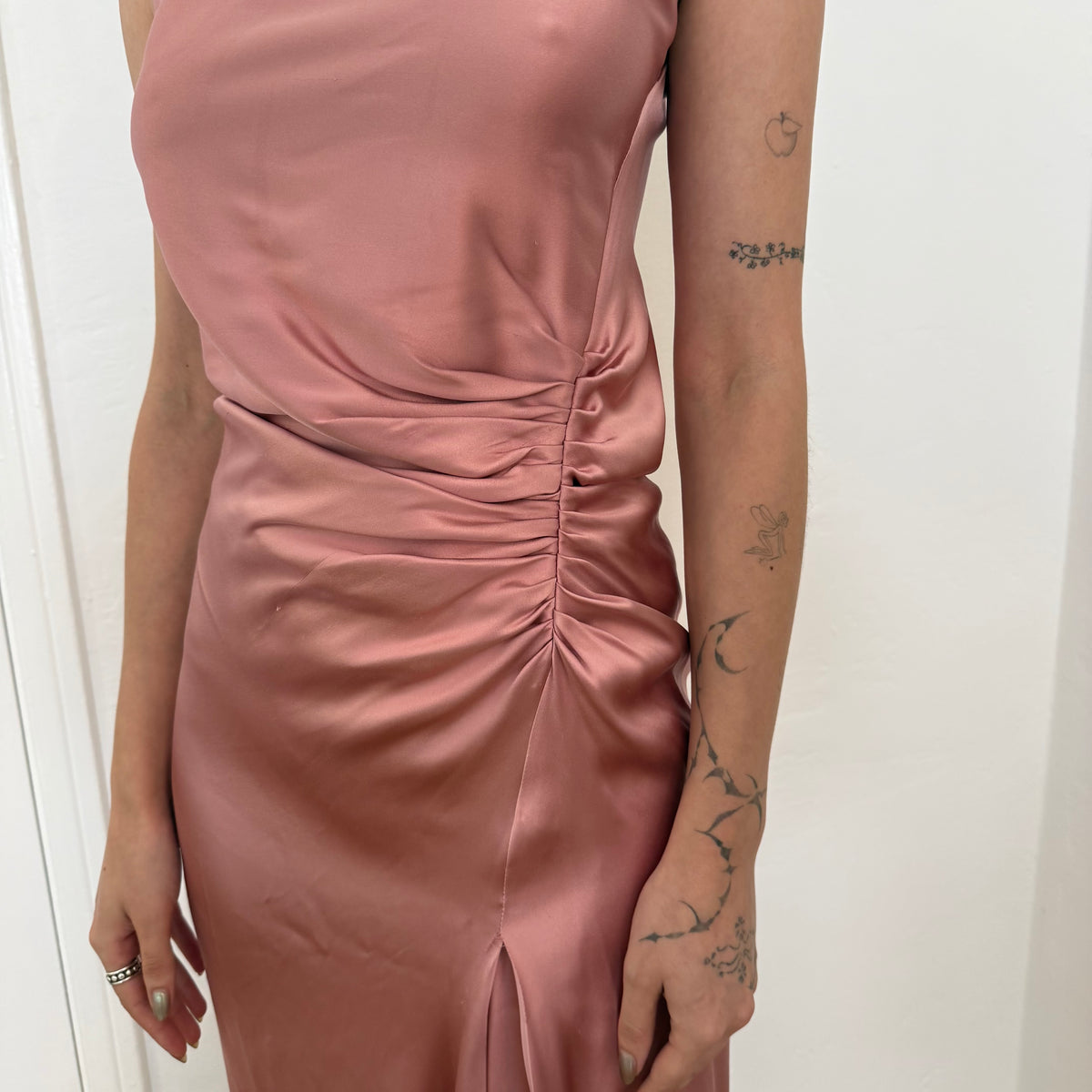 Spring 1998 Tom Ford Gucci Pink Silk Satin Dress - US 2-4